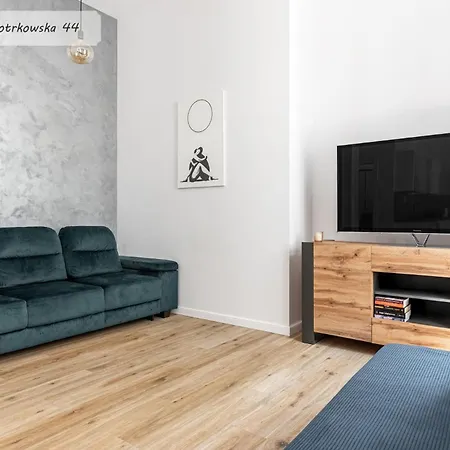 Regnum Noctis Piotrkowska 44 * Lodz (Lodz)